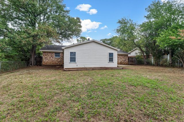5904 Emerson Drive, Watauga, TX 76148