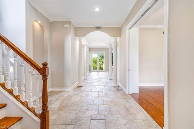 1495 Gordon River LN, Naples, FL 34104