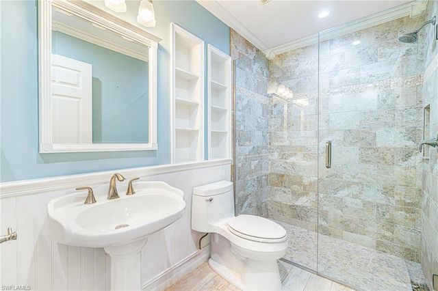 1495 Gordon River LN, Naples, FL 34104