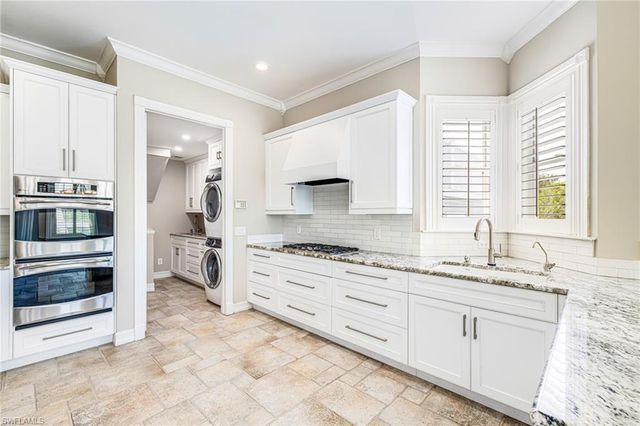 1495 Gordon River LN, Naples, FL 34104