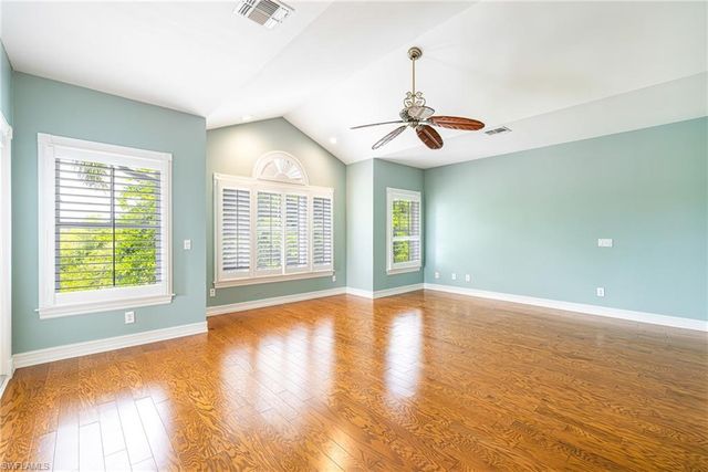 1495 Gordon River LN, Naples, FL 34104