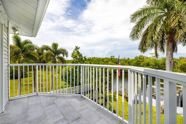 1495 Gordon River LN, Naples, FL 34104