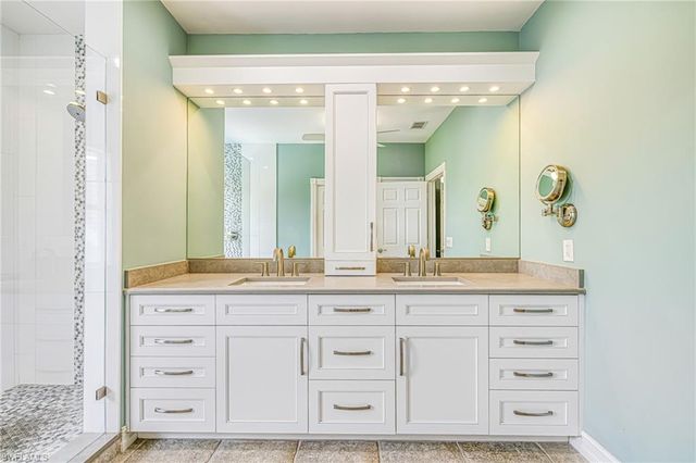 1495 Gordon River LN, Naples, FL 34104