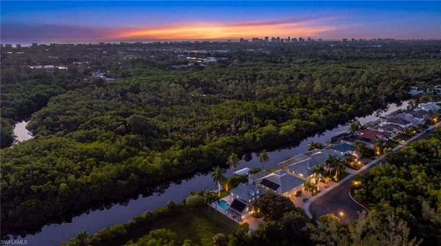 1495 Gordon River LN, Naples, FL 34104
