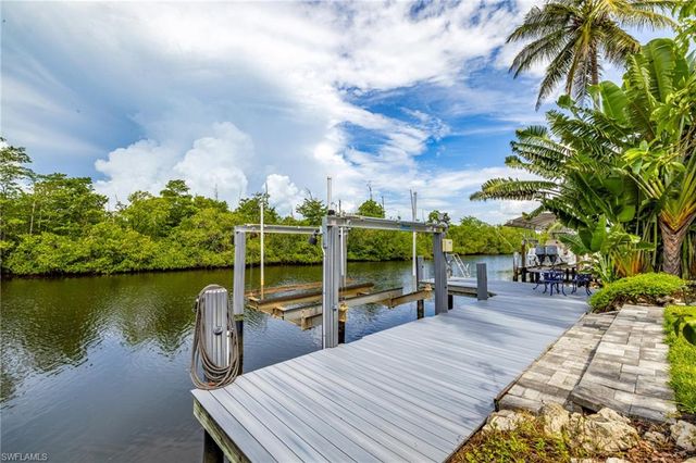 1495 Gordon River LN, Naples, FL 34104