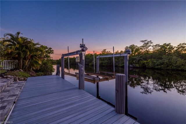 1495 Gordon River LN, Naples, FL 34104