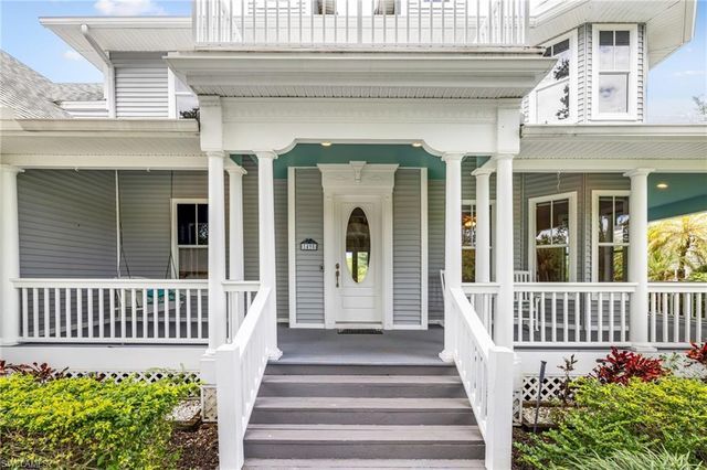 1495 Gordon River LN, Naples, FL 34104