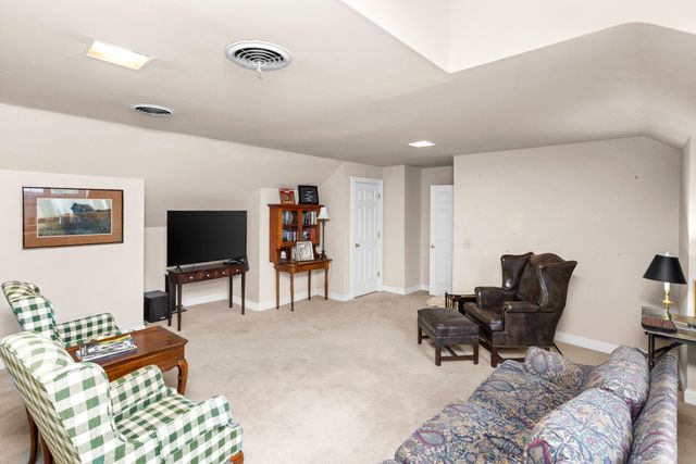 101 Carriage Ln, Hendersonville, TN 37075