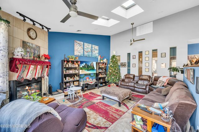 98 Bowman Road, Jackson, NJ 08527