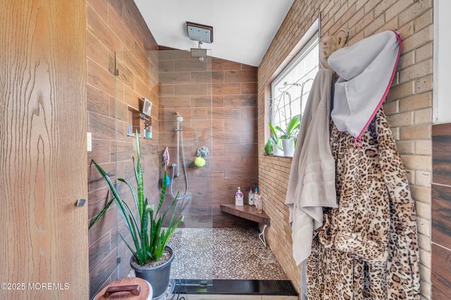 98 Bowman Road, Jackson, NJ 08527