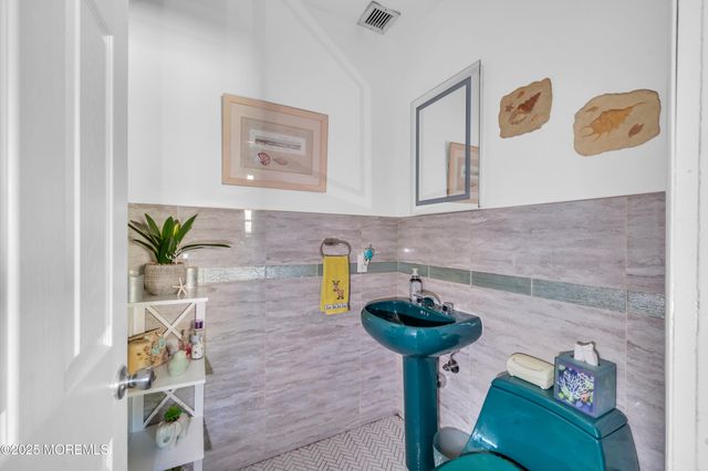 98 Bowman Road, Jackson, NJ 08527