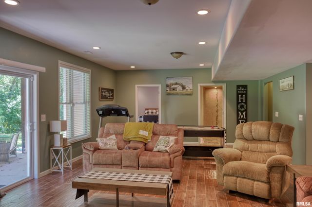 11 GLASFORD Road, Murphysboro, IL 62966