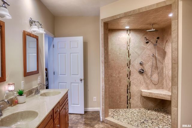 11 GLASFORD Road, Murphysboro, IL 62966