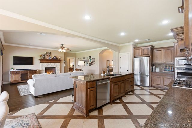 8262 N 70th East Avenue, Owasso, OK 74055