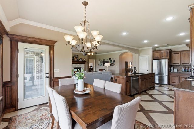8262 N 70th East Avenue, Owasso, OK 74055