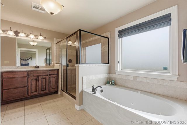 8262 N 70th East Avenue, Owasso, OK 74055