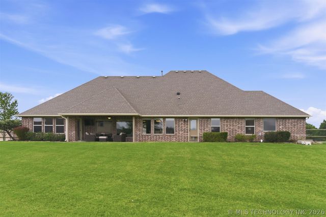 8262 N 70th East Avenue, Owasso, OK 74055