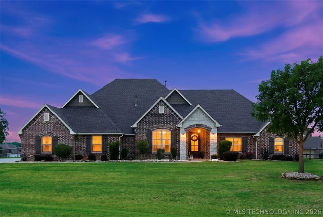 8262 N 70th East Avenue, Owasso, OK 74055