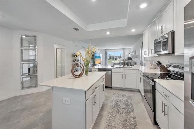 15255 GREEN ACRES AVENUE 111, Punta Gorda, FL 33982