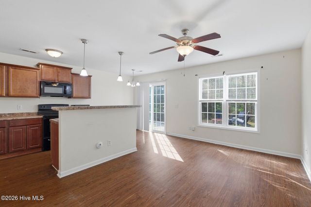 70 Thornbury Drive, Rocky Point, NC 28457