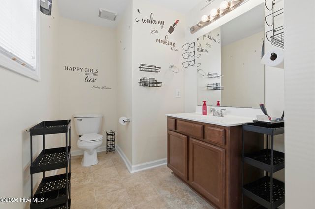 70 Thornbury Drive, Rocky Point, NC 28457