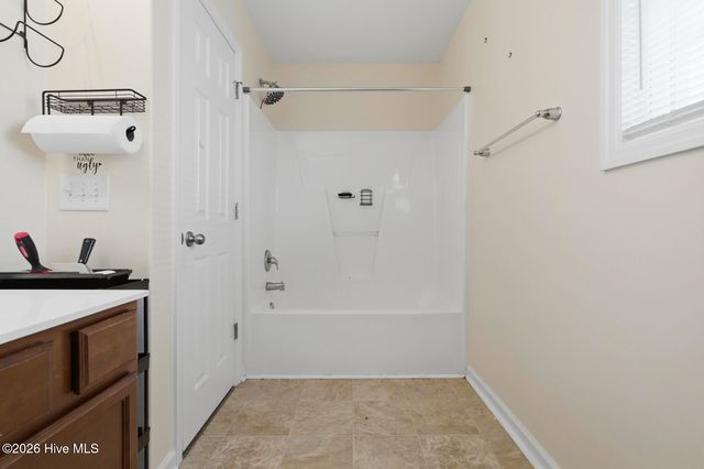 70 Thornbury Drive, Rocky Point, NC 28457