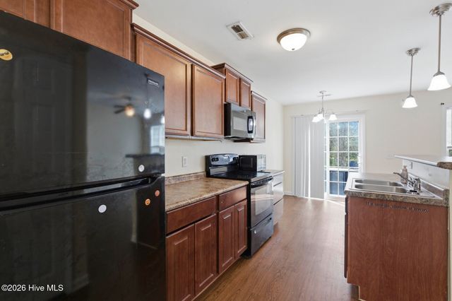 70 Thornbury Drive, Rocky Point, NC 28457