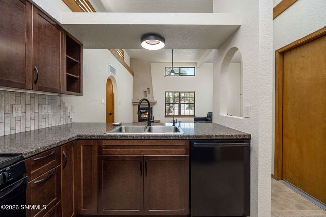 2083 Pinecone Way, Las Cruces, NM 88012