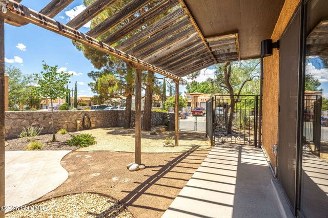 2083 Pinecone Way, Las Cruces, NM 88012