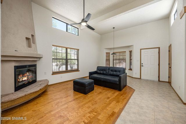 2083 Pinecone Way, Las Cruces, NM 88012
