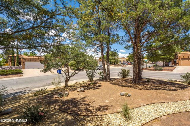 2083 Pinecone Way, Las Cruces, NM 88012