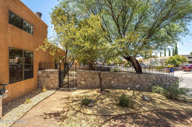2083 Pinecone Way, Las Cruces, NM 88012