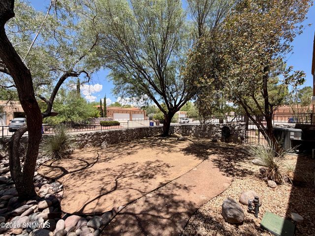 2083 Pinecone Way, Las Cruces, NM 88012