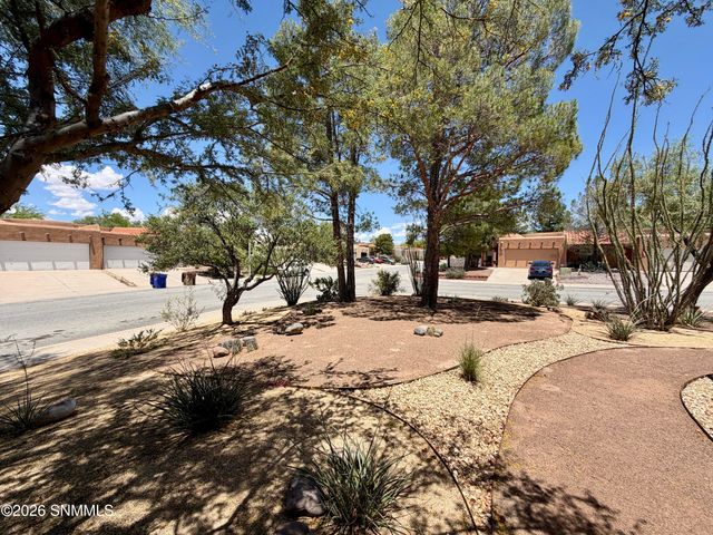 2083 Pinecone Way, Las Cruces, NM 88012