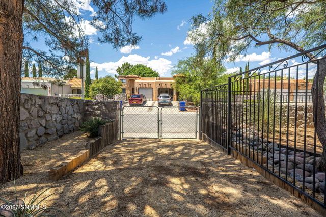 2083 Pinecone Way, Las Cruces, NM 88012