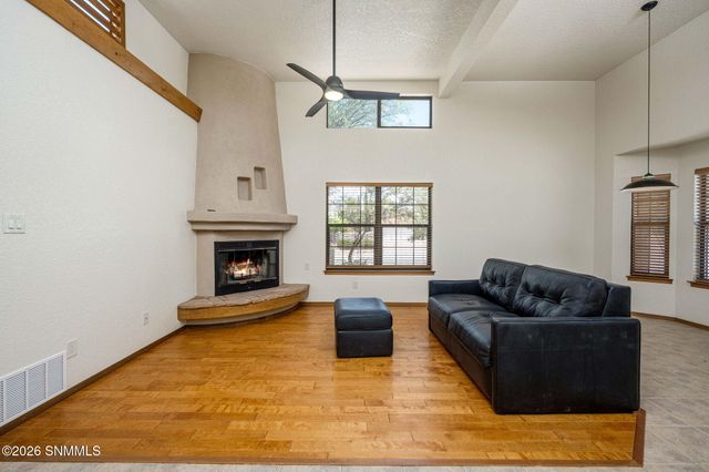 2083 Pinecone Way, Las Cruces, NM 88012