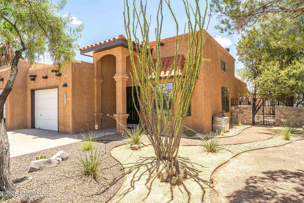 2083 Pinecone Way, Las Cruces, NM 88012