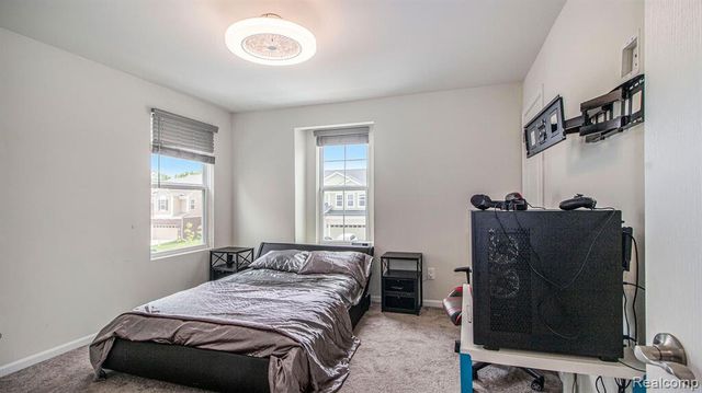 28320 Verona, Novi City, MI 48377