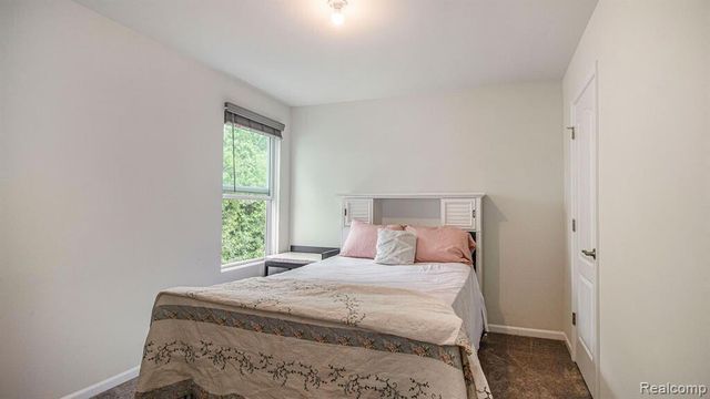 28320 Verona, Novi City, MI 48377