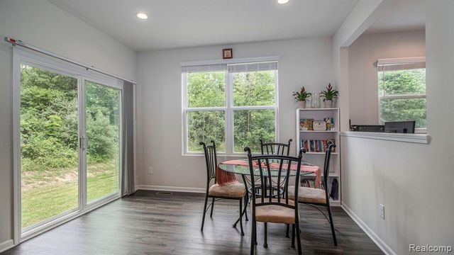 28320 Verona, Novi City, MI 48377