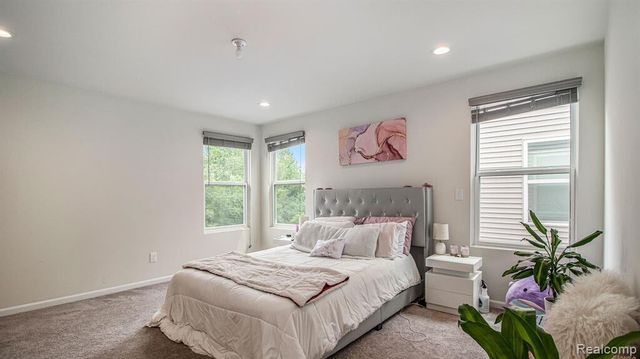 28320 Verona, Novi City, MI 48377