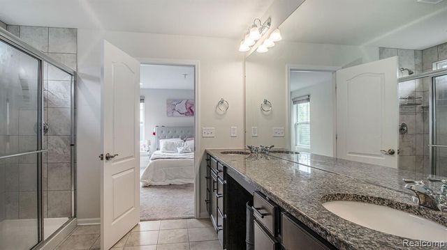 28320 Verona, Novi City, MI 48377