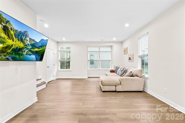 563 Nantahala Drive, Charlotte, NC 28211