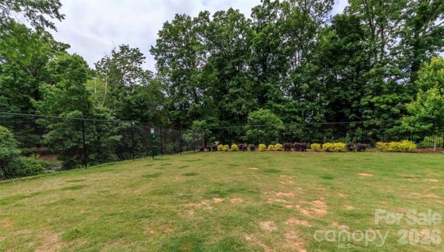 563 Nantahala Drive, Charlotte, NC 28211