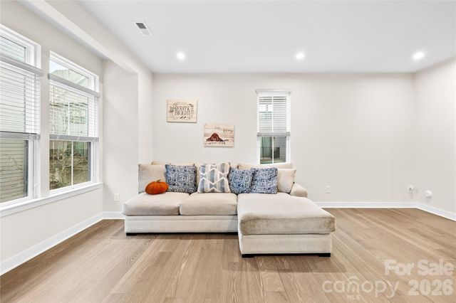 563 Nantahala Drive, Charlotte, NC 28211