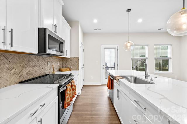 563 Nantahala Drive, Charlotte, NC 28211