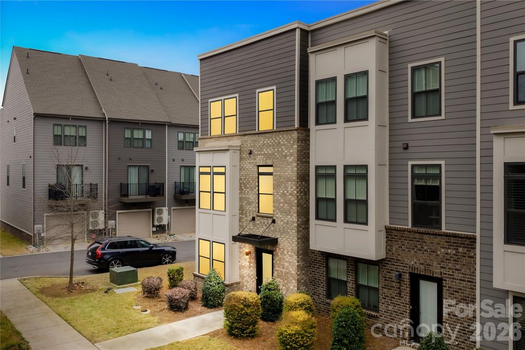 563 Nantahala Drive, Charlotte, NC 28211