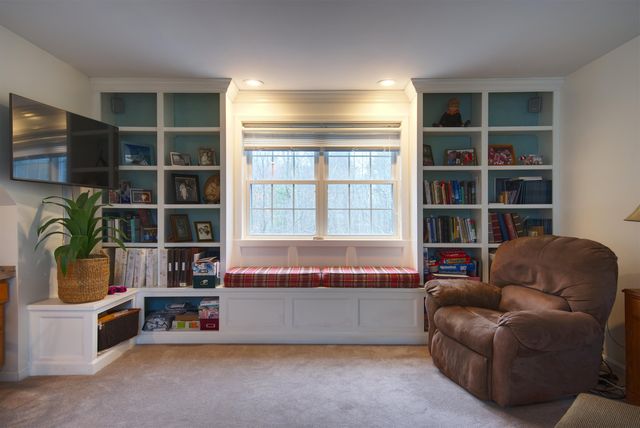 34 Kinloch Drive, Stratham, NH 03885