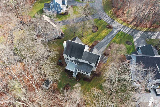 34 Kinloch Drive, Stratham, NH 03885