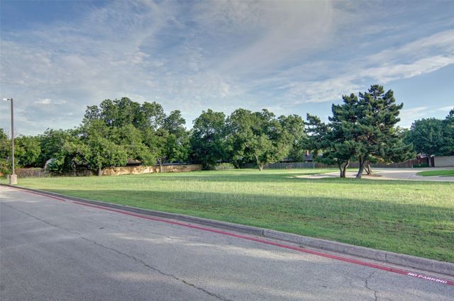 1250 Santa Fe Drive, Weatherford, TX 76086